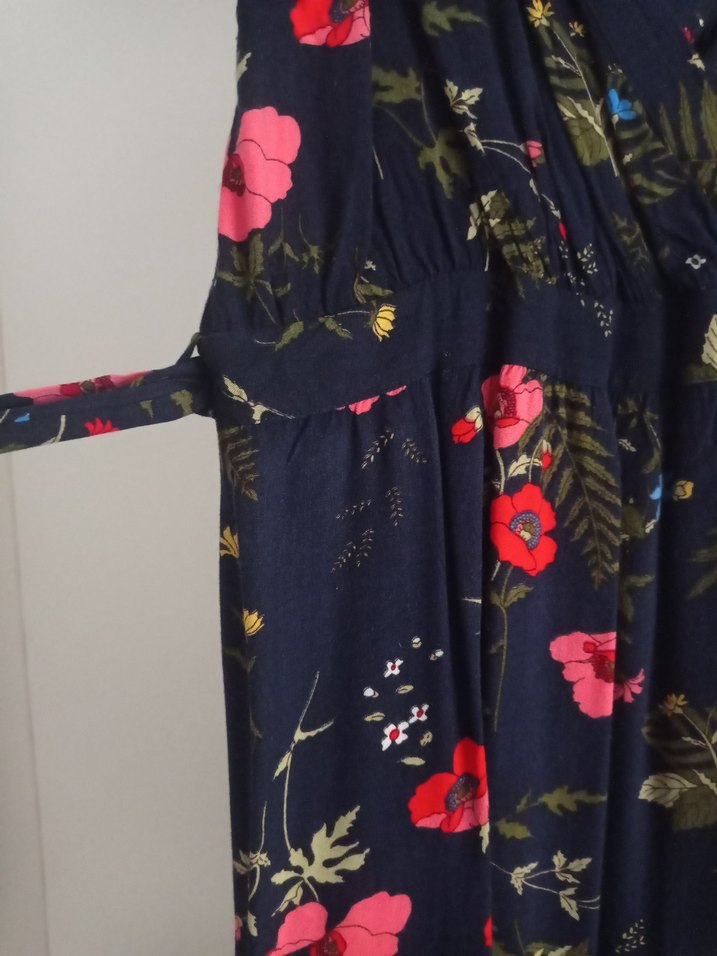 Çiçek Desenli Midi Askılı Elbise - Görsel 3