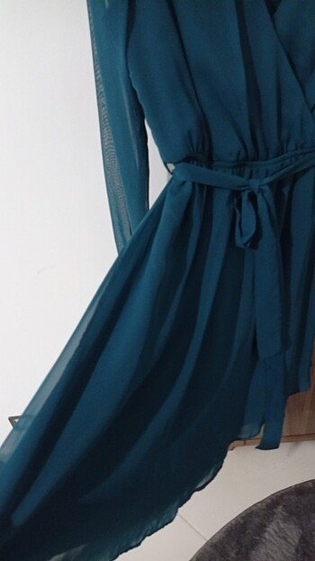 Zümrüt yeşili tül elbise - Görsel 5