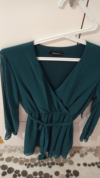 Zümrüt yeşili tül elbise - Görsel 2