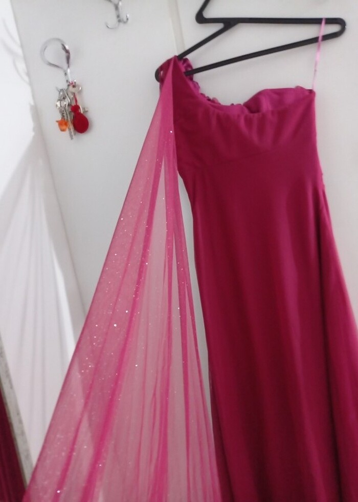 Tek omuz tül detaylı abiye - Görsel 5