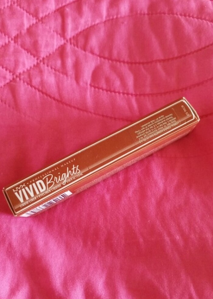 Nyx Professional Makeup  Vivid Brights eyeliner - Görsel 2