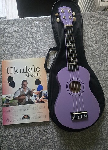 Ukulele lira rengi 