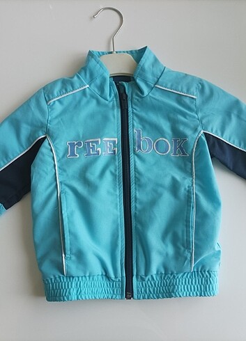 Reebok yağmurluk 