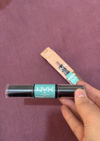 Turkuaz NYX Wonder Stick Kapatıcı ve Aydınlatıcı - Görsel 2