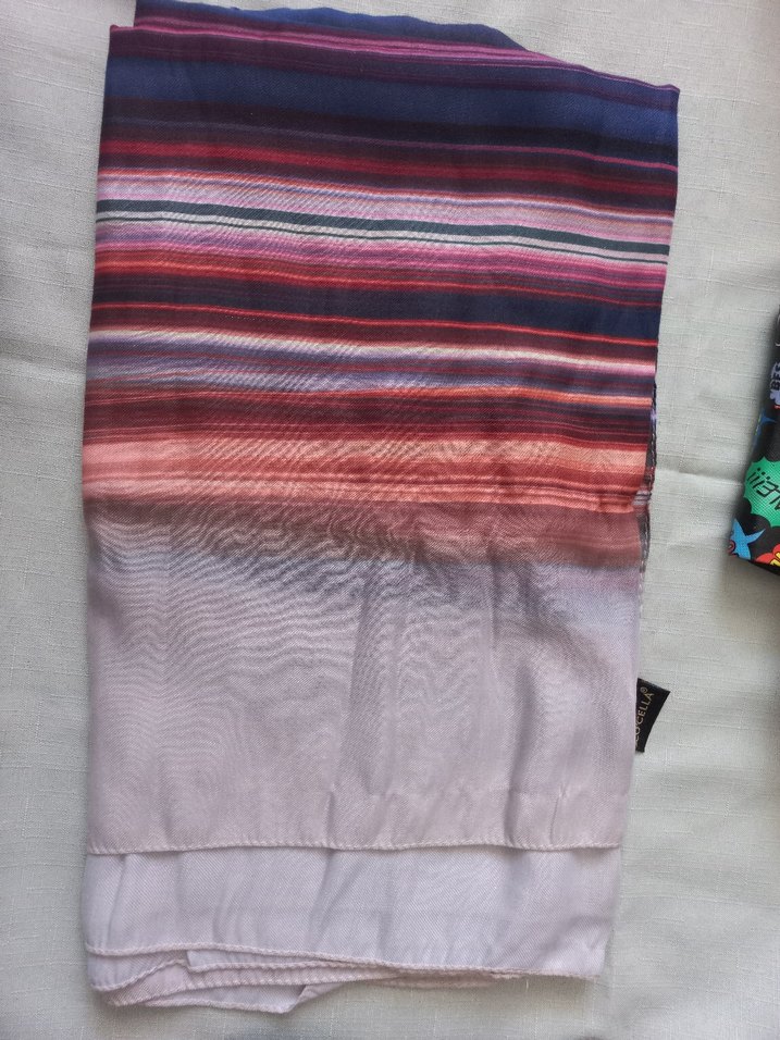 Piliseli Çok Renkli Kadın Şal - Görsel 2