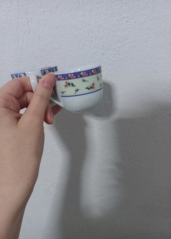 Pastel Renkli Çiçek Desenli Beyaz Fincan - Görsel 2