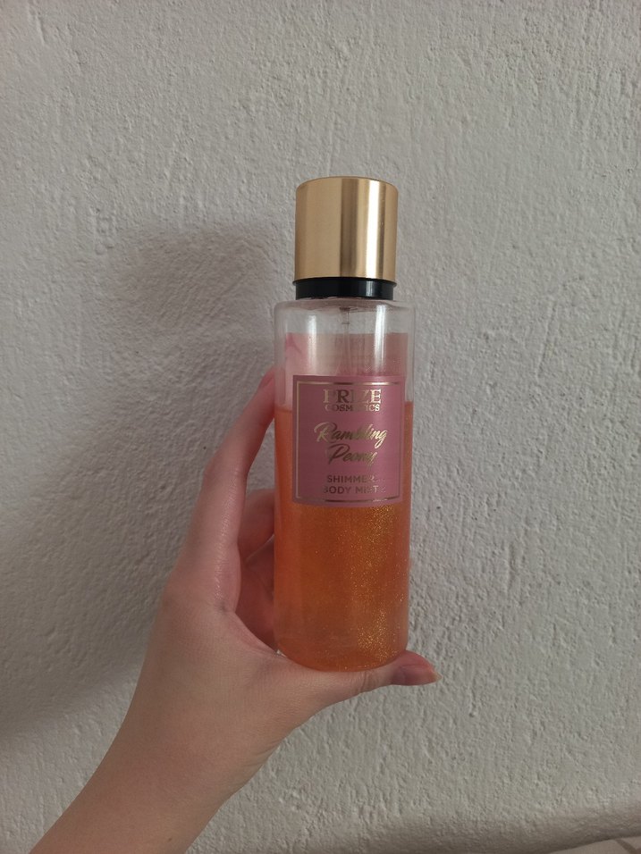 Parlak Altın Kapaklı Kadın Vücut Spreyi - Görsel 3