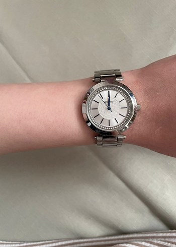 Gri Kadın Kol Saati, Tokalı, Modern Tasarım - Görsel 4