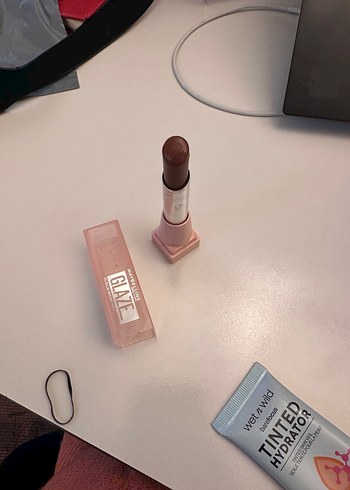  Beden Maybelline glaze Ruj
