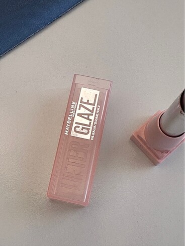 Beden kahverengi Renk Maybelline Glaze Ruj