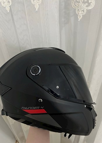 MT Thunder 4SV A1 Siyah Motor Motosiklet Kaskı - Görsel 3