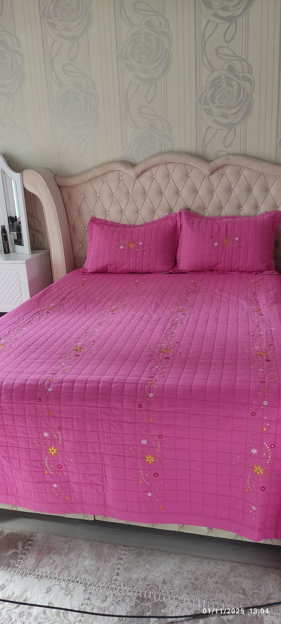 Nakışlı Pembe Renkli Yatak Örtüsü - Görsel 2