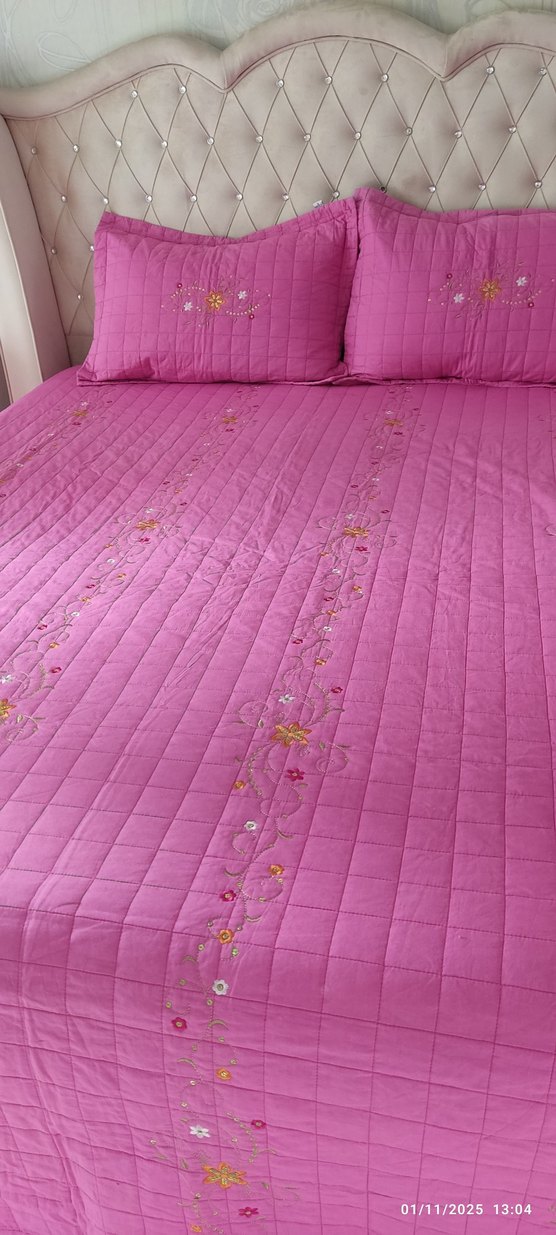 Nakışlı Pembe Renkli Yatak Örtüsü - Görsel 3