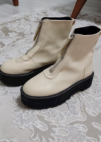 Bej Deri Fermuarlı Platform Kadın Bot - Görsel 2