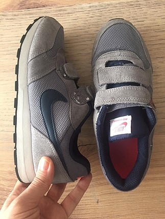 Orijinal Nike 33 numara çok şık erkek çocuk spor ayakkabısı