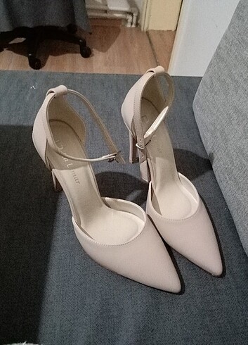 nude bilegi bağcıklı stiletto