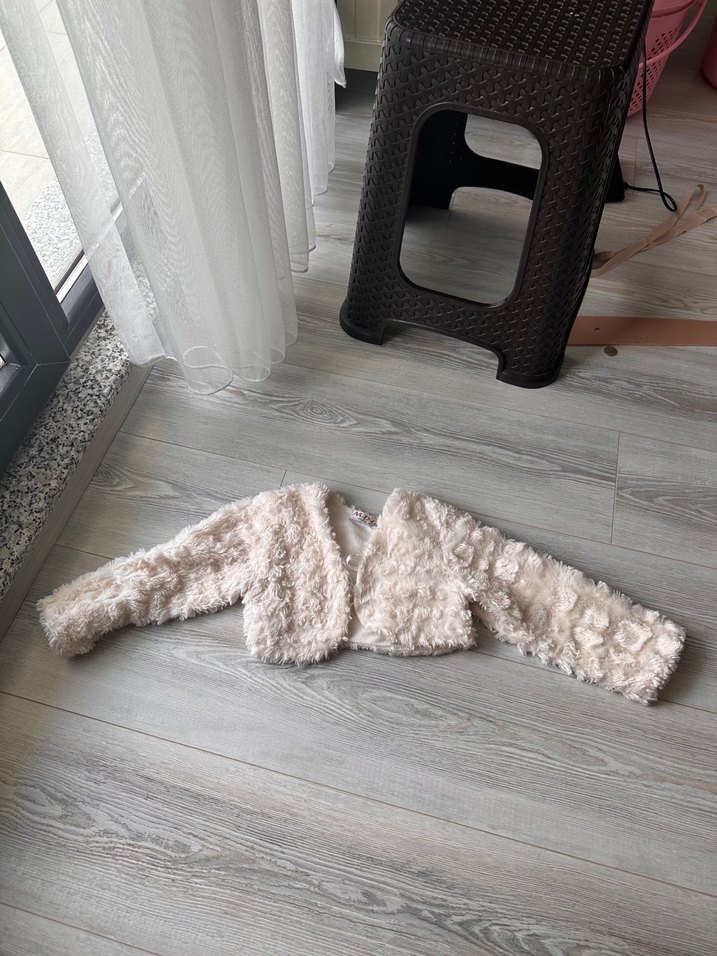 Kız Çocuk Beyaz Kürk Detaylı Bolero - Görsel 3