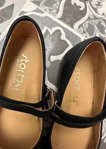 Siyah Fiyonklu Kız Babet Ayakkabı - Görsel 4