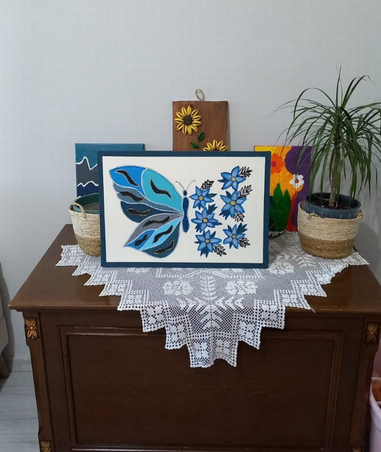 Mavi Kelebek ve Çiçekler Tablo - Görsel 3