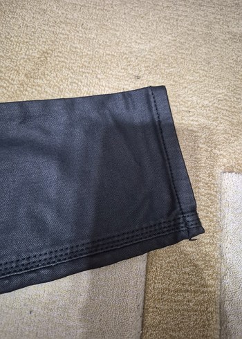 Kadın Siyah Kemerli Dar Kesim Denim Pantolon - Görsel 5