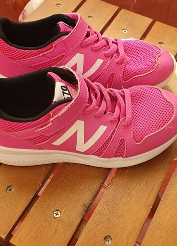 New Balance Kız çocuk spor ayakkabı 32.5 numara 