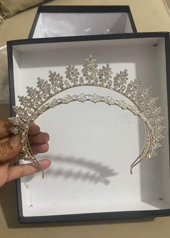 Parlak Altın Renkli Sequinsli Gelin Tacı - Görsel 8