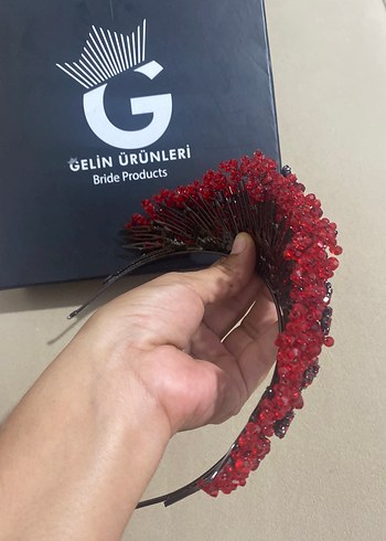 Kırmızı Boncuklu Taç - Görsel 4