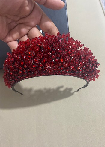 Kırmızı Boncuklu Taç - Görsel 2