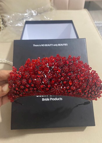 Kırmızı Boncuklu Taç - Görsel 8