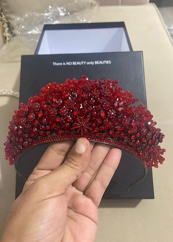 Kırmızı Boncuklu Taç - Görsel 5