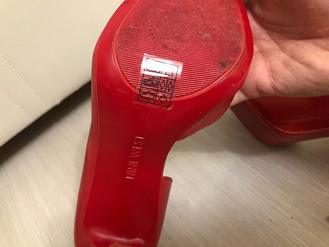 38 Beden kırmızı Renk Nine west