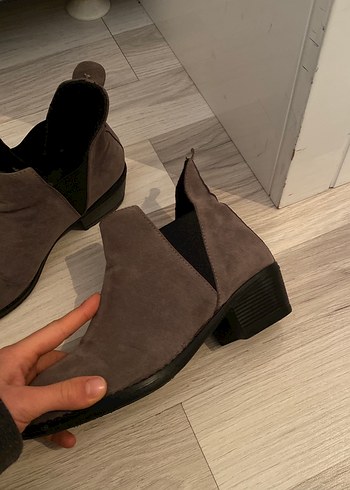 Tokalı Kadın Süet Topuklu Bot - Görsel 2