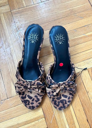 Leopar Desenli Topuklu Kadın Terlik - Görsel 2