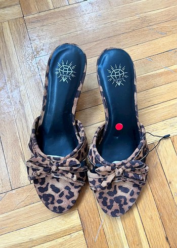 Leopar Desenli Kadın Topuklu Terlik - Görsel 5