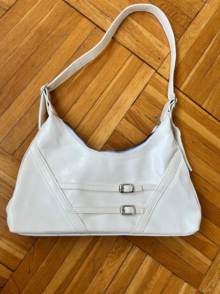 Beyaz Tokalı Kadın Omuz Çantası - Görsel 2
