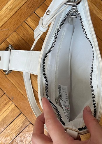 beyaz Deri Tokalı Kadın Çantası - Görsel 6