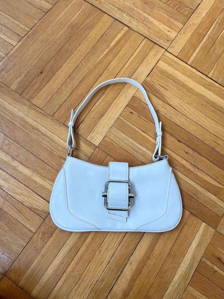 beyaz Deri Tokalı Kadın Çantası - Görsel 2