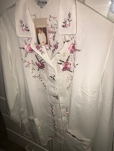 İpek nakışlı pijama takımı