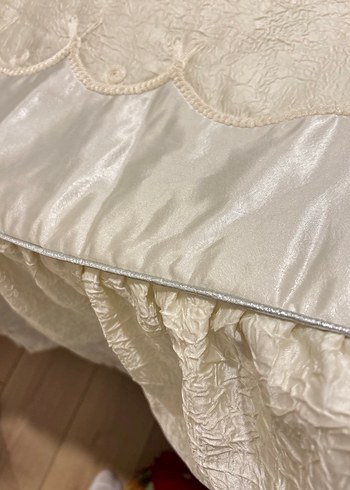 İşlemeli krem bej tonlarında Yatak Örtüsü - Görsel 5