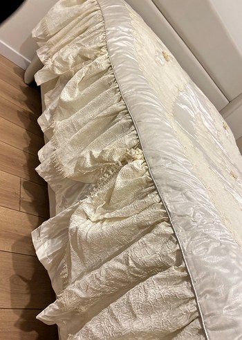 İşlemeli krem bej tonlarında Yatak Örtüsü - Görsel 4