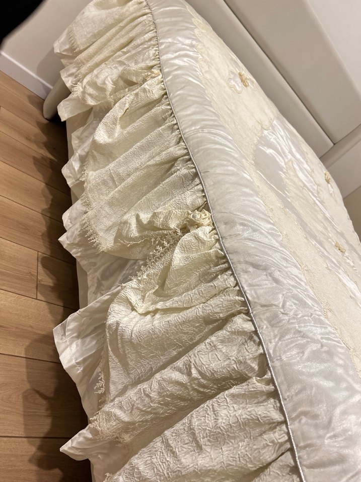 İşlemeli krem bej tonlarında Yatak Örtüsü - Görsel 4