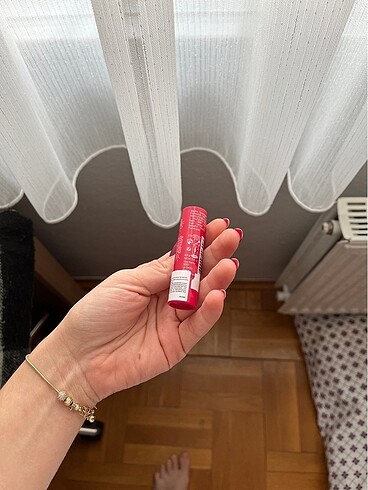 Yves Rocher yves rocher dudak nemlendiricisi
