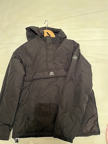 pull and bear mont