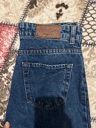 Bol paça yırtık jean - Görsel 5