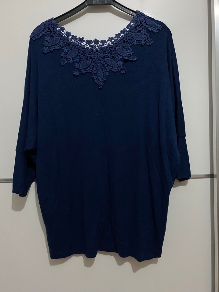 Dantel Detaylı Lacivert V Yaka Kadın Bluz - Görsel 2