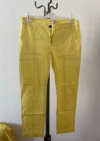 Sarı Regular Fit Kemerli Kadın Pantolon