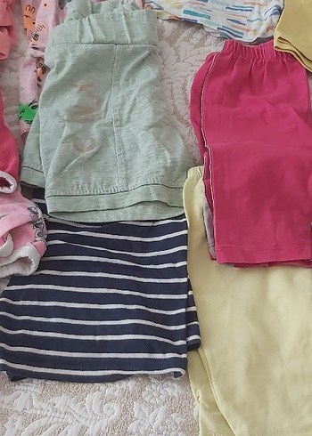 24-36 Ay Beden pembe Renk Pembe Nakışlı Fırfırlı Kız Bebek şortları.