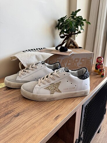 Golden Goose Deluxe