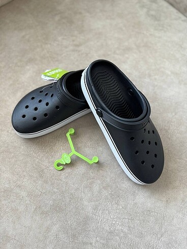 Crocs Off Court