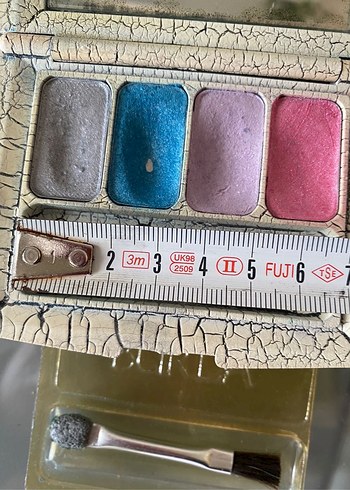 Beden Pastel renklerde çok renkli far paleti